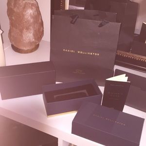 Daniel Wellington Packaging (bag, box, etc)